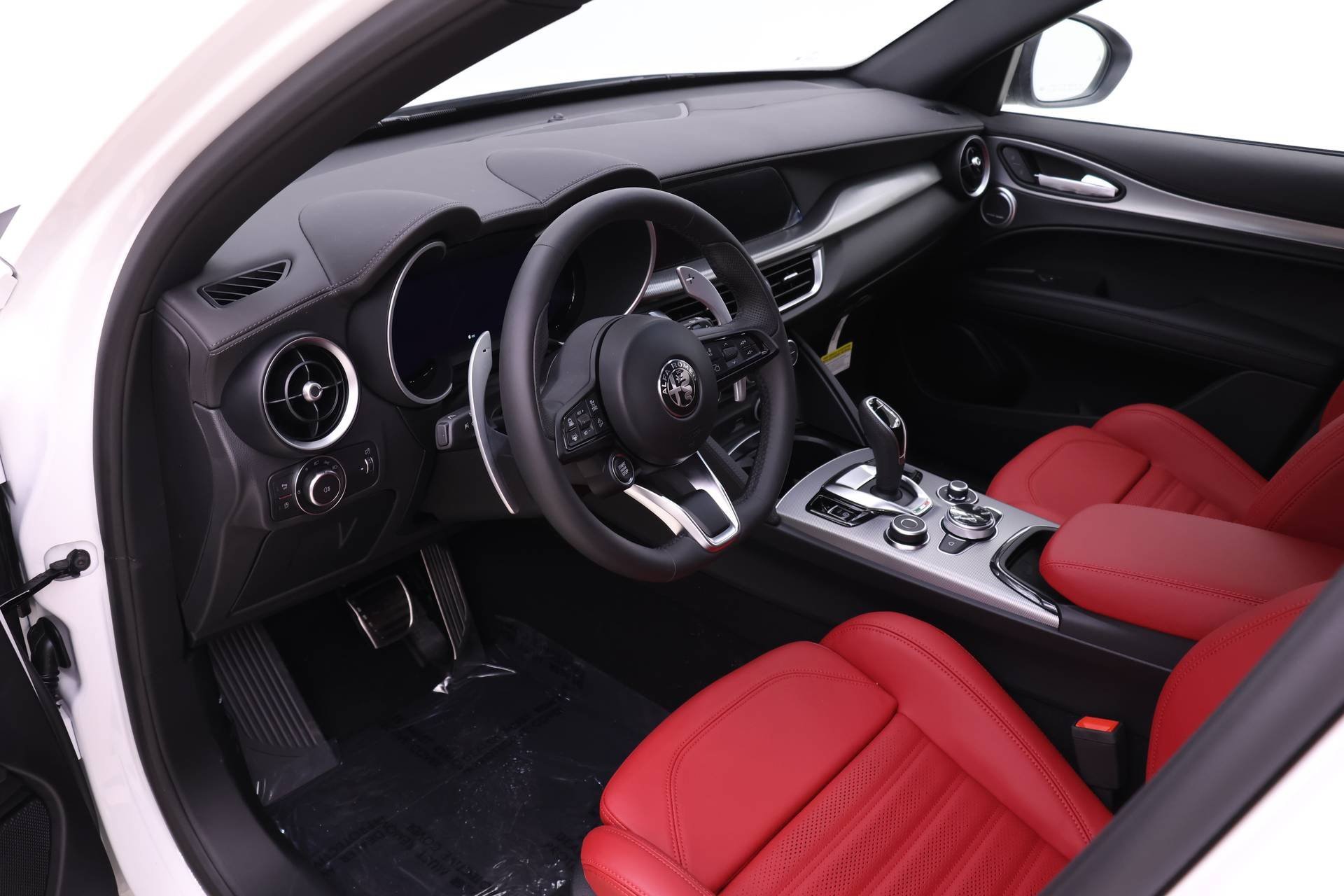 New 2026 Alfa Romeo Stelvio Sprint image 6