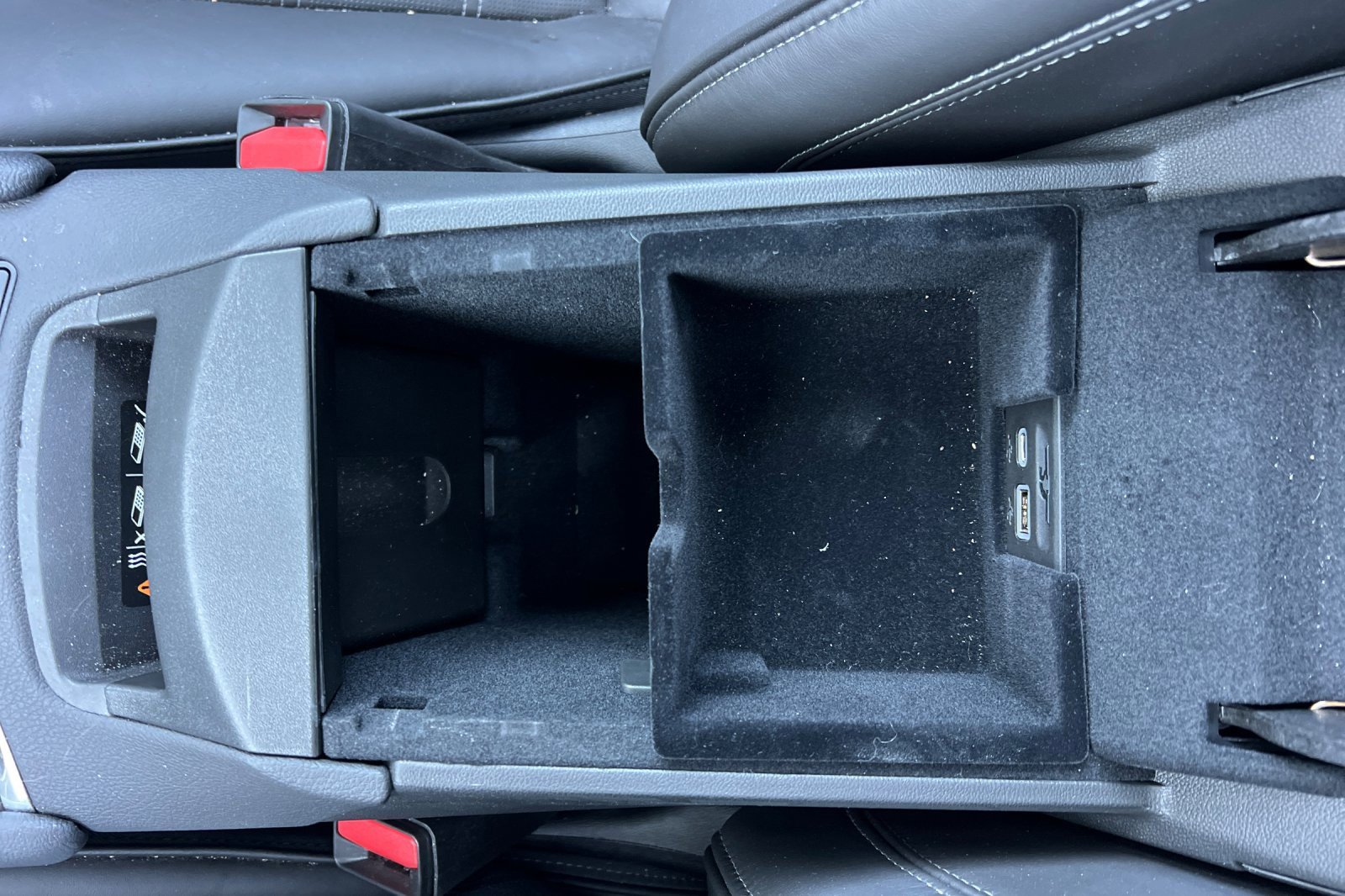 Certified 2024 Cadillac XT6 Sport w/ Platinum Package image 32