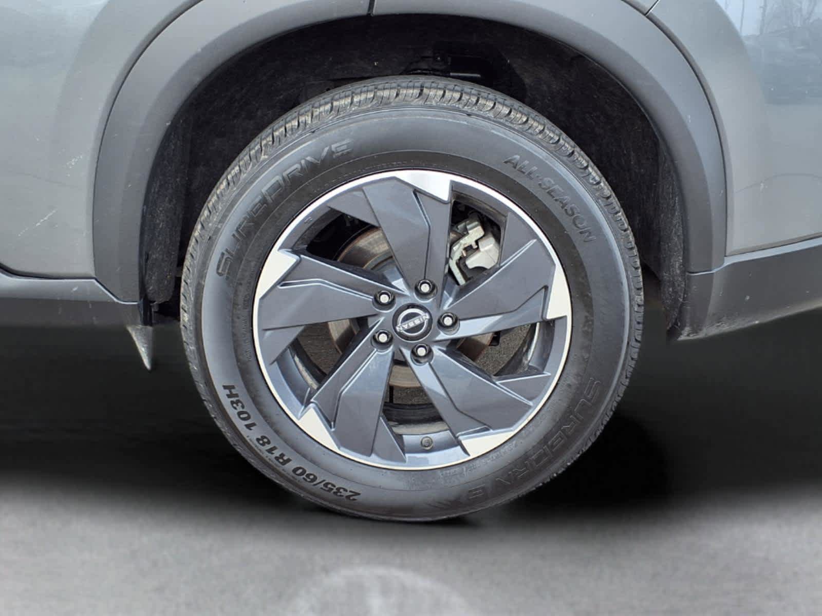 Used 2024 Nissan Rogue SV FWD image 3