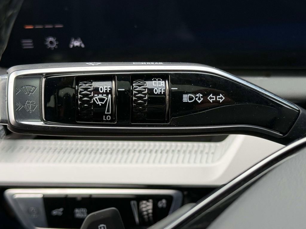 Used 2025 Cadillac Optiq Luxury 2 w/ LPO, Floor Liner Package AWD/4WD image 28