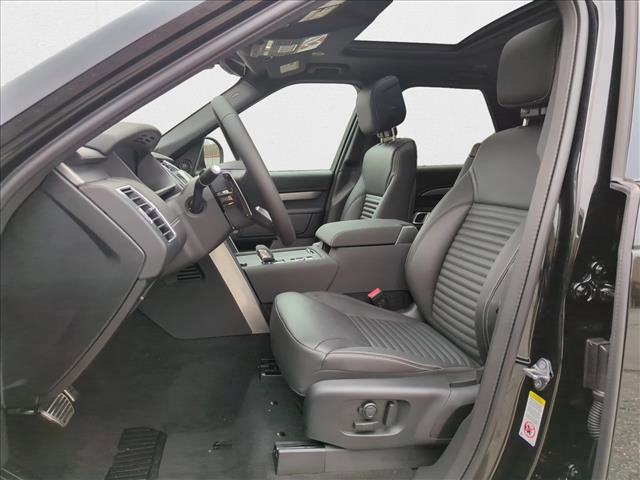 New 2024 Land Rover Discovery Dynamic SE image 21