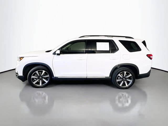 Used 2023 Honda Pilot Touring image 5