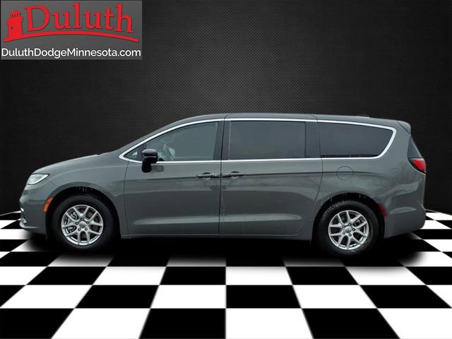 Used 2025 Chrysler Pacifica Select FWD image 2