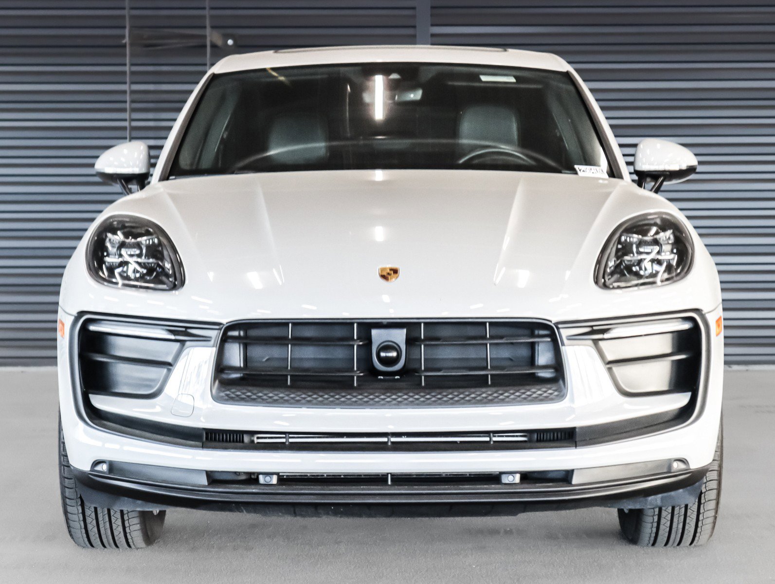 Certified 2023 Porsche Macan image 8