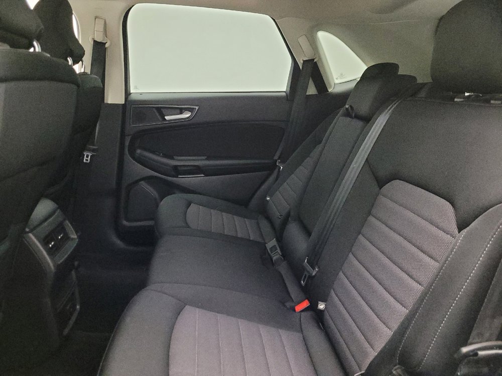 Used 2017 Ford Edge SE FWD image 18