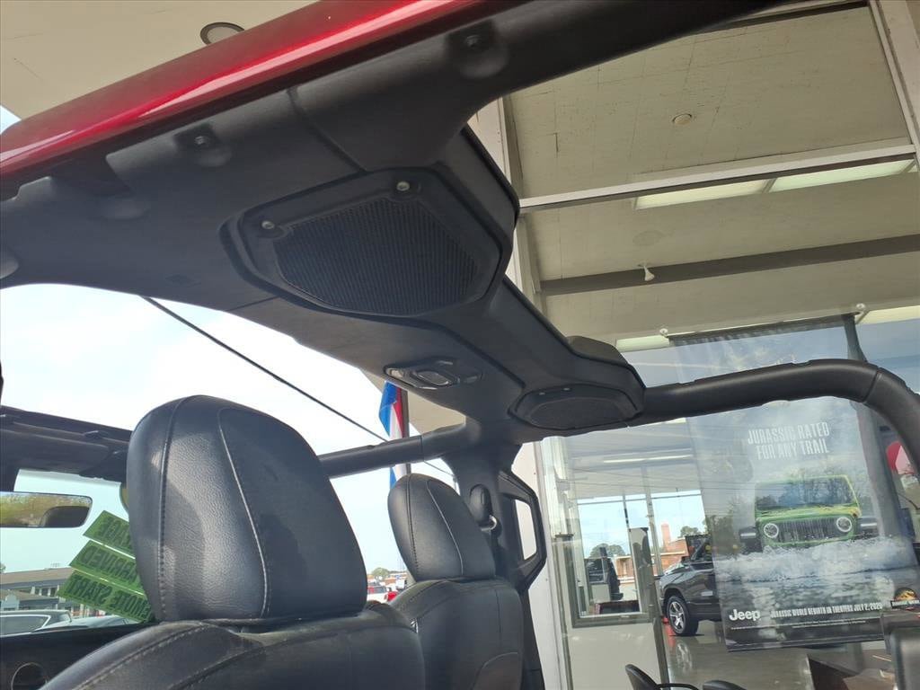 Used 2021 Jeep Gladiator Overland image 15