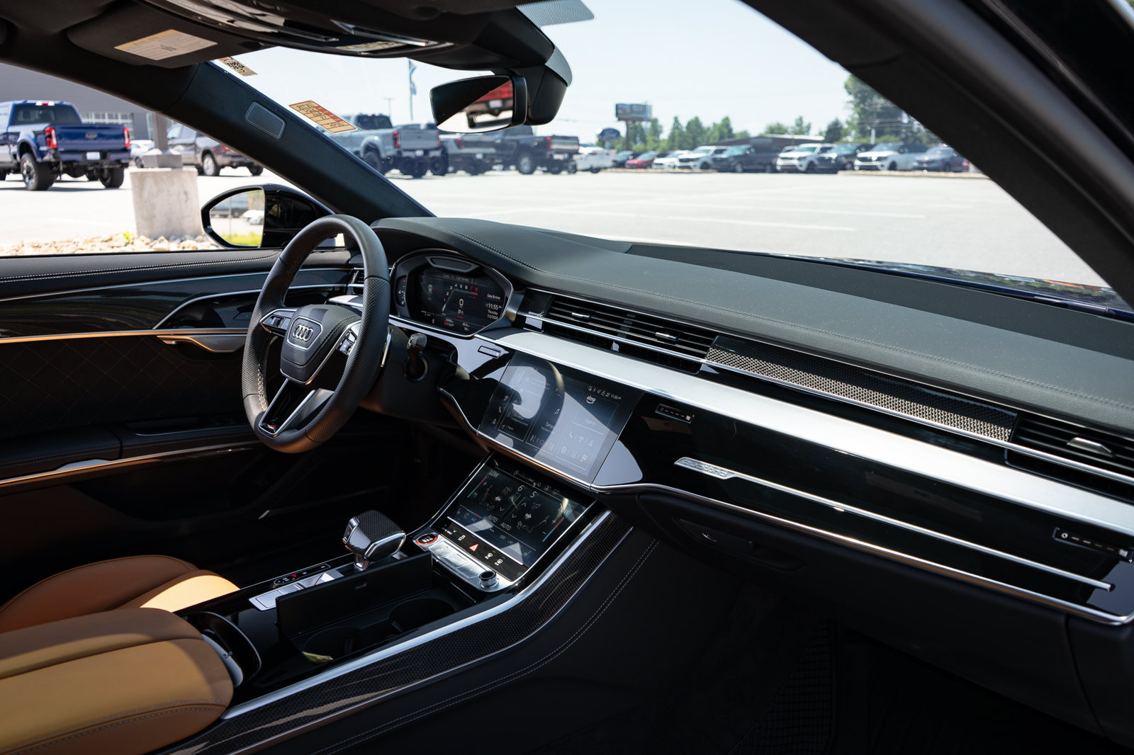 Used 2024 Audi S8 AWD/4WD image 56