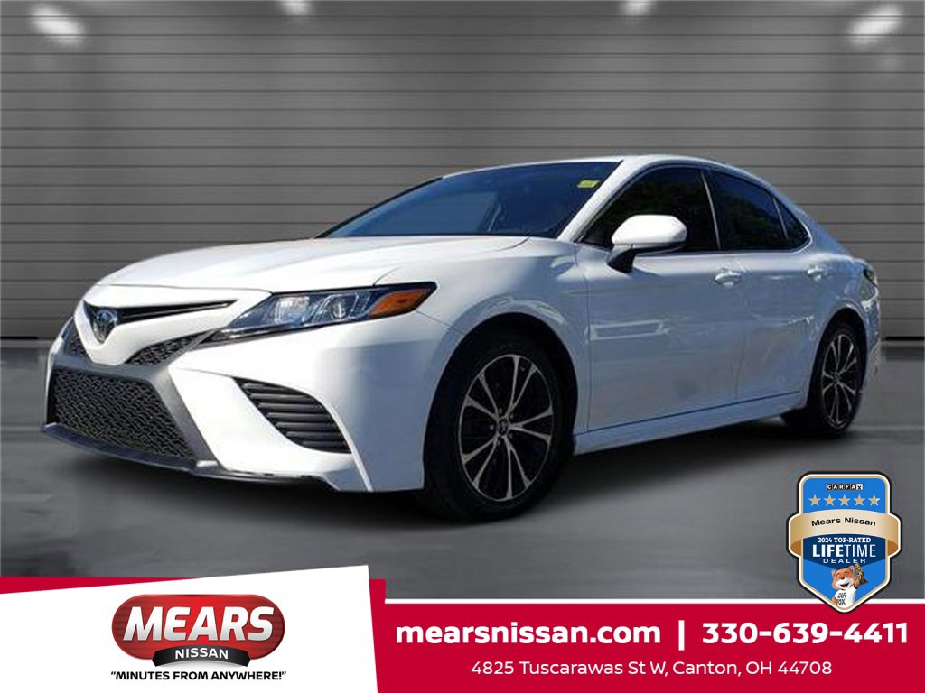 Used 2018 Toyota Camry SE image 1