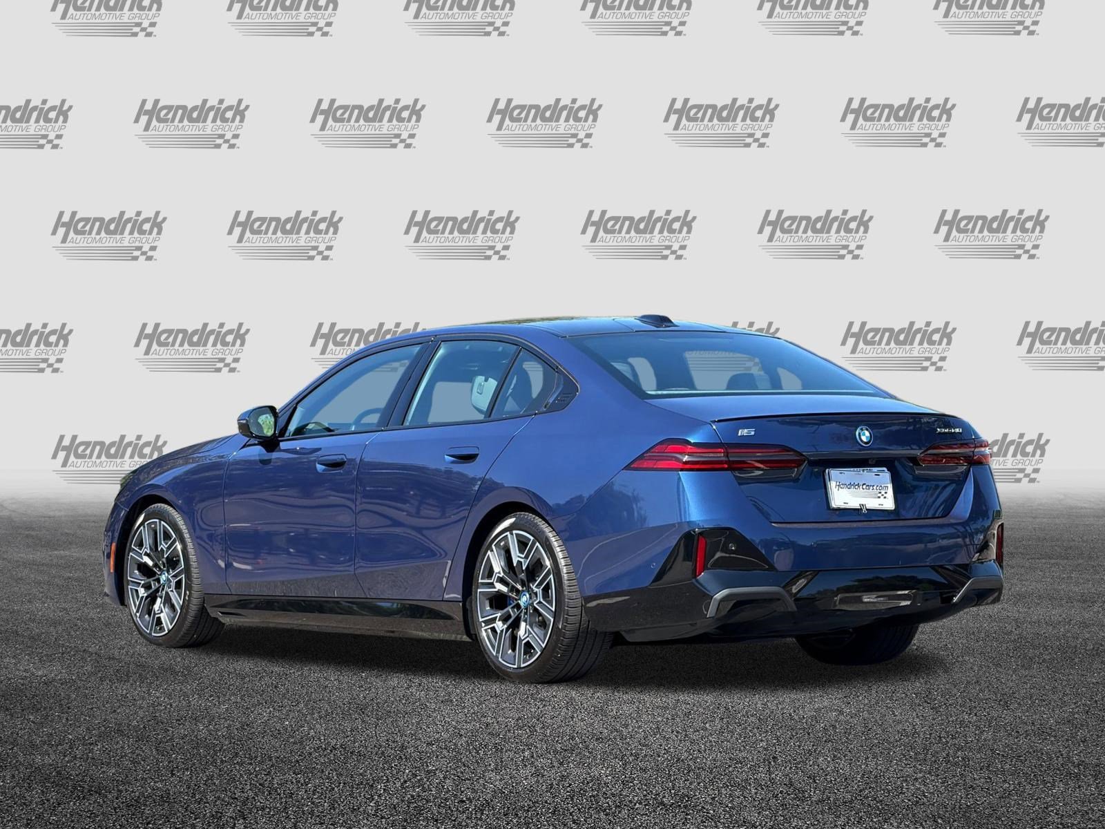 Used 2025 BMW i5 xDrive40 w/ Executive Package image 7