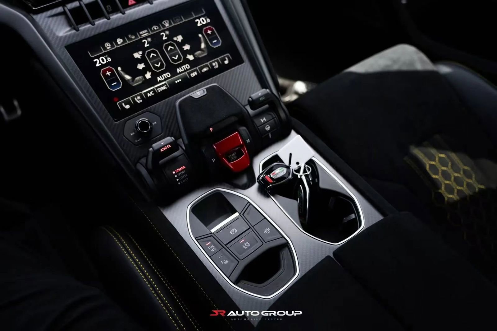 Used 2023 Lamborghini Urus Performante AWD/4WD image 32