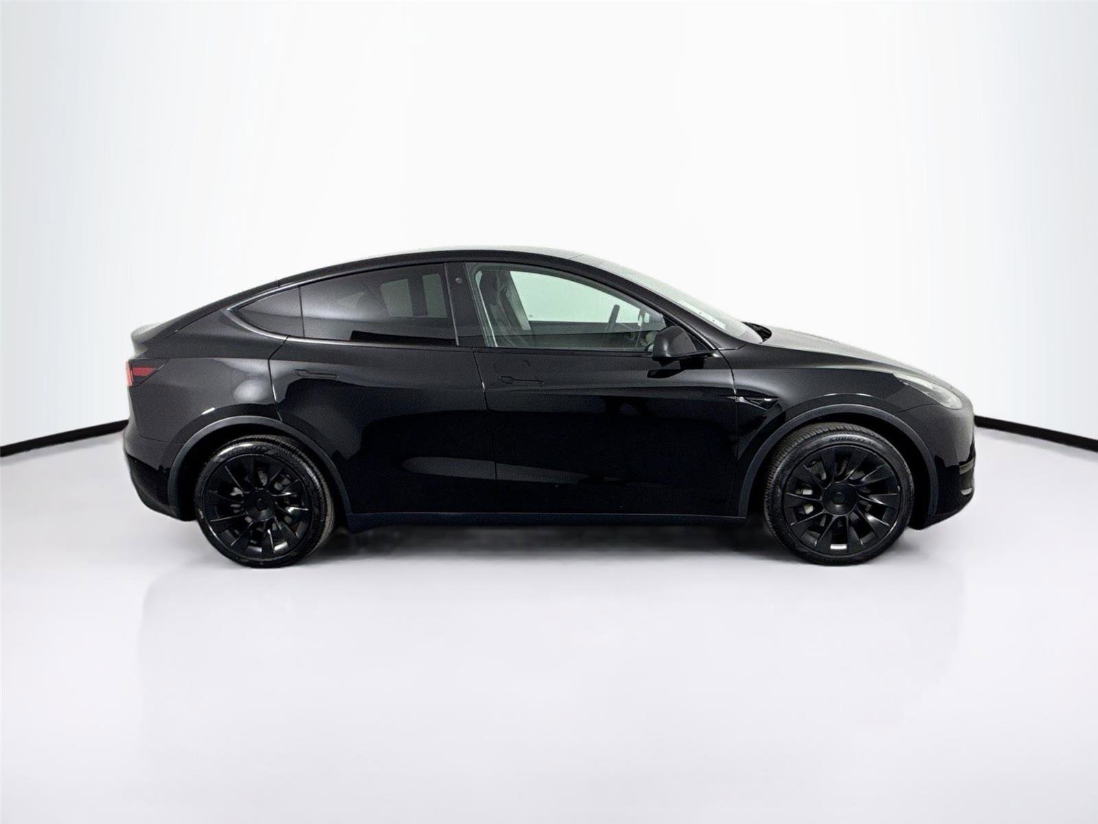 Used 2021 Tesla Model Y Long Range image 11