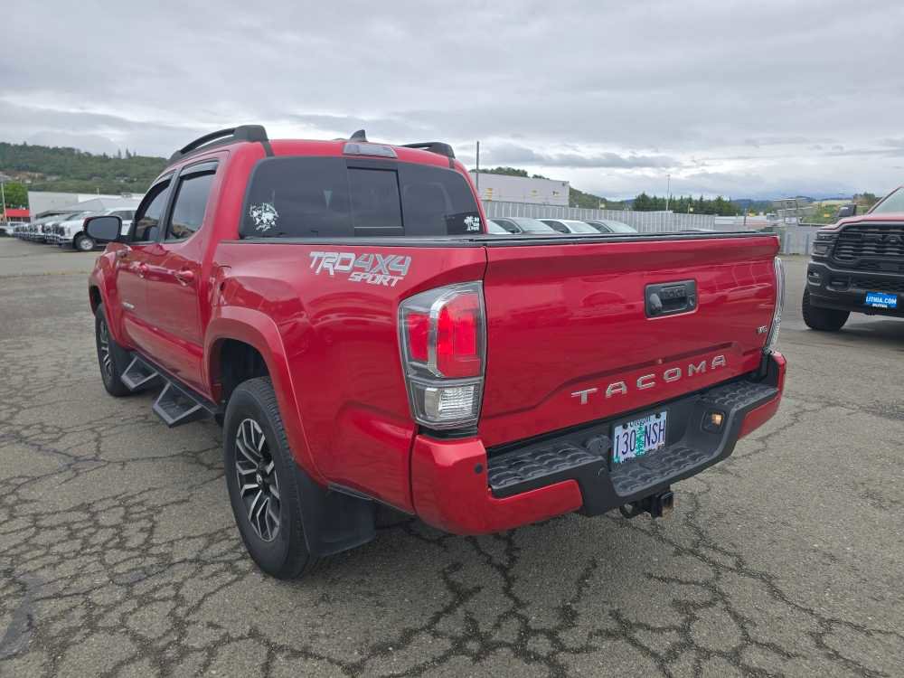 Used 2020 Toyota Tacoma TRD Sport w/ TRD Premium Sport Package AWD/4WD image 9