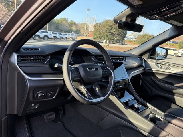 New 2025 Jeep Grand Cherokee Laredo X image 16