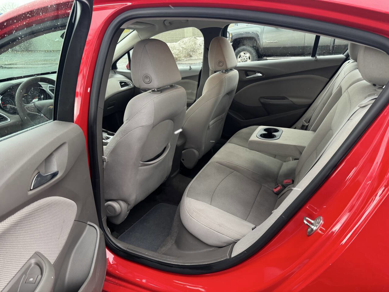 Used 2016 Chevrolet Cruze LT FWD image 2
