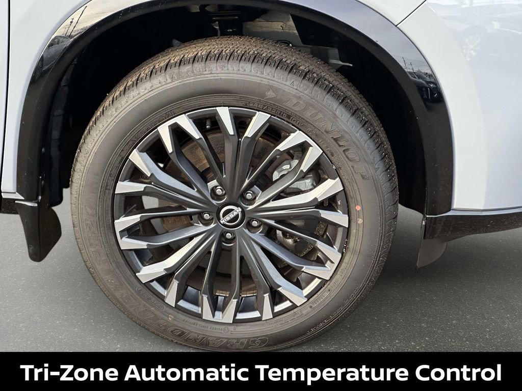 Certified 2025 Nissan Rogue Platinum w/ Tech Package image 11