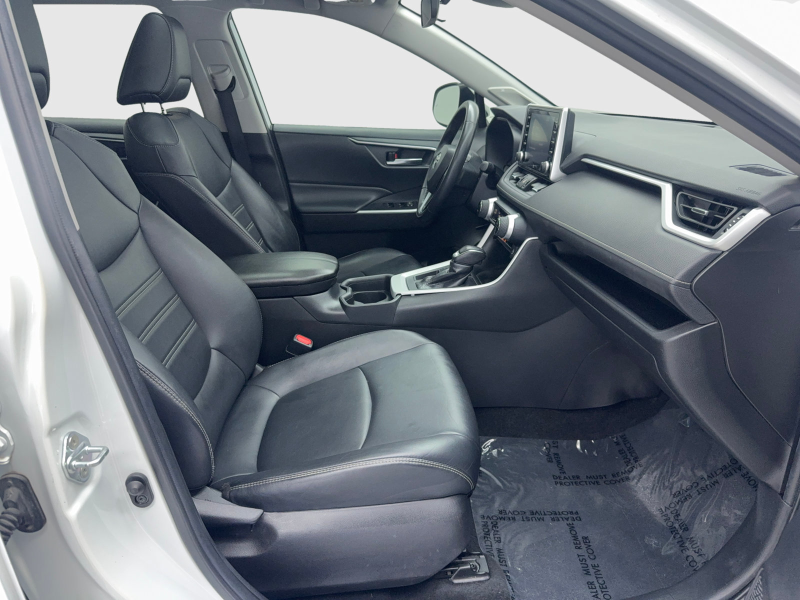 Used 2020 Toyota RAV4 XLE Premium FWD image 45