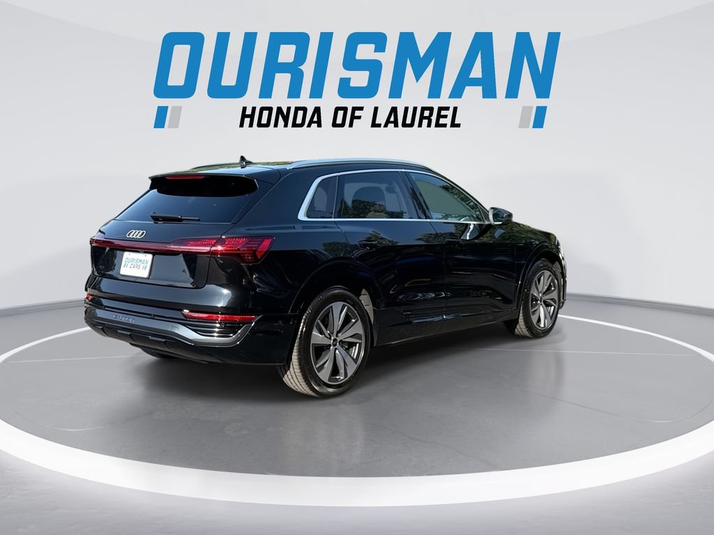 Used 2024 Audi Q8 e-tron Premium Plus AWD/4WD image 8
