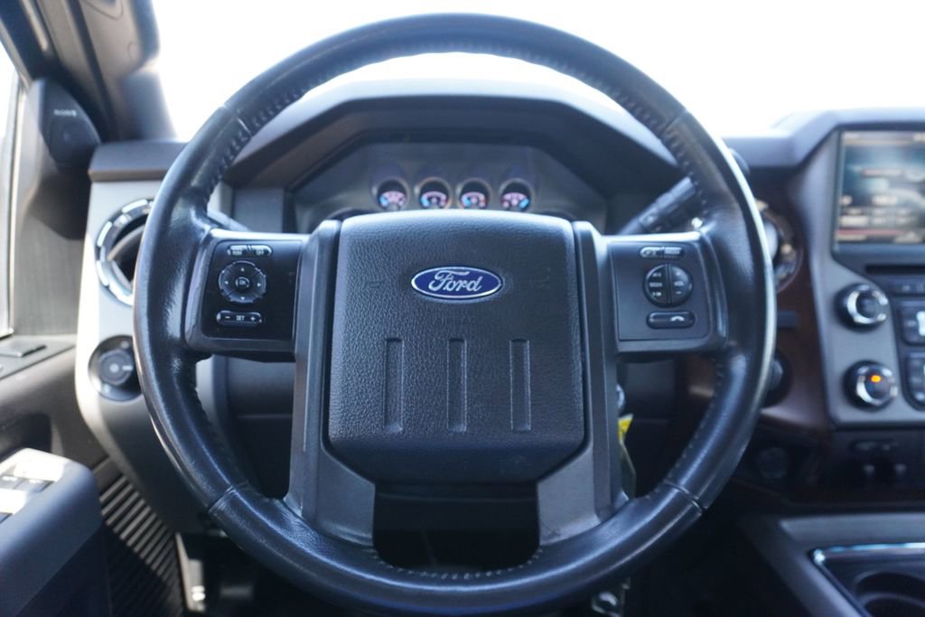 Used 2015 Ford F250 Lariat w/ Lariat Interior Package image 10