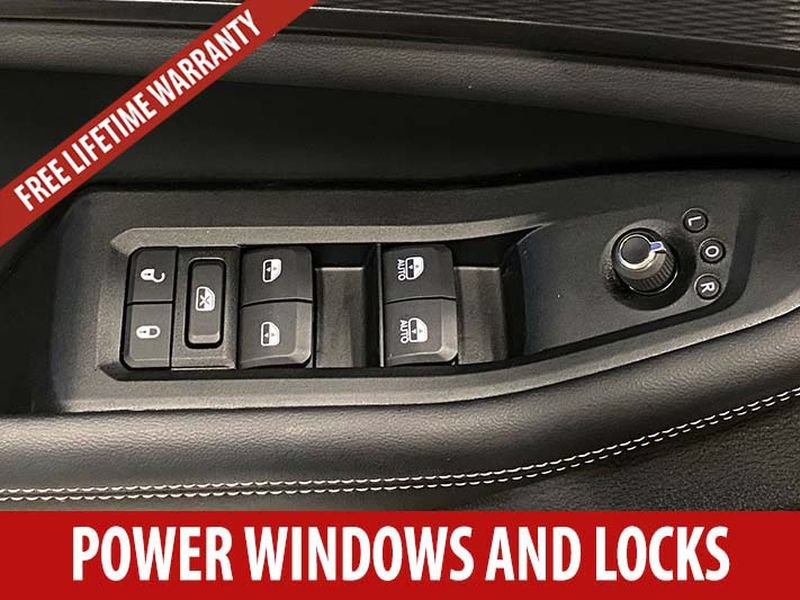 Used 2025 Jeep Grand Cherokee Laredo X w/ Luxury Tech Group I AWD/4WD image 10