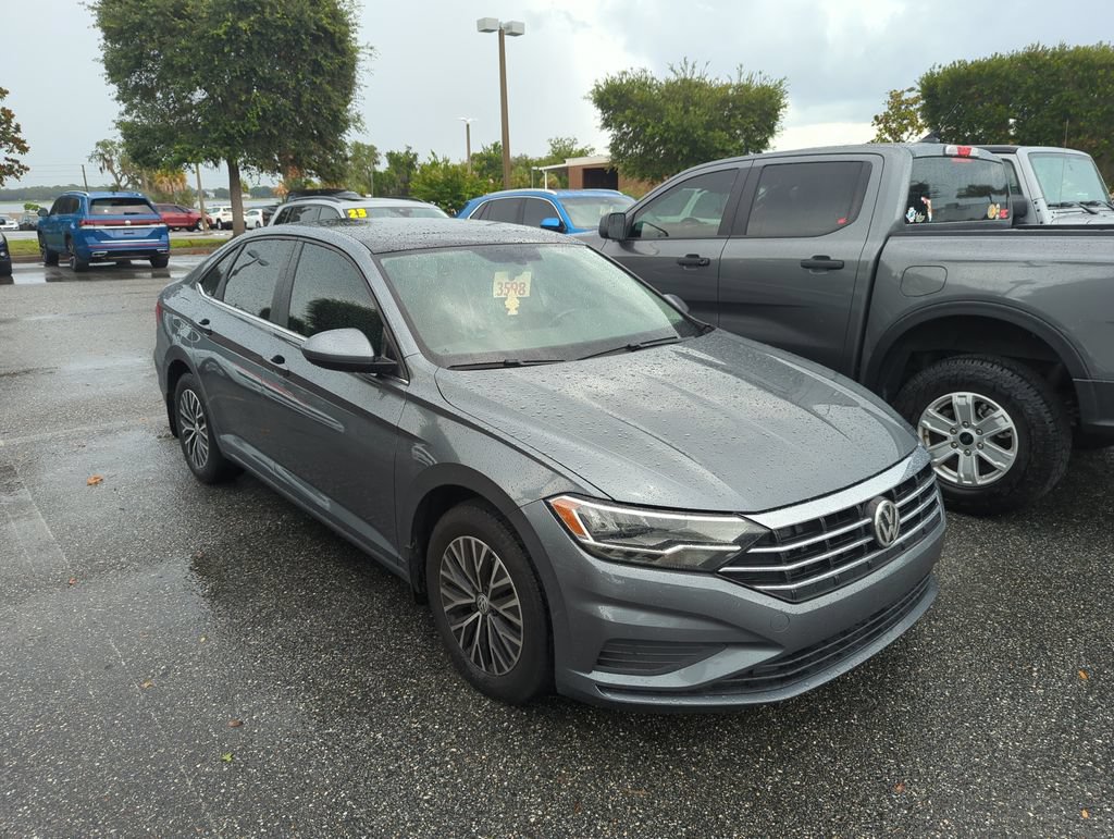 Used 2019 Volkswagen Jetta SE w/ Cold Weather Package FWD image 1