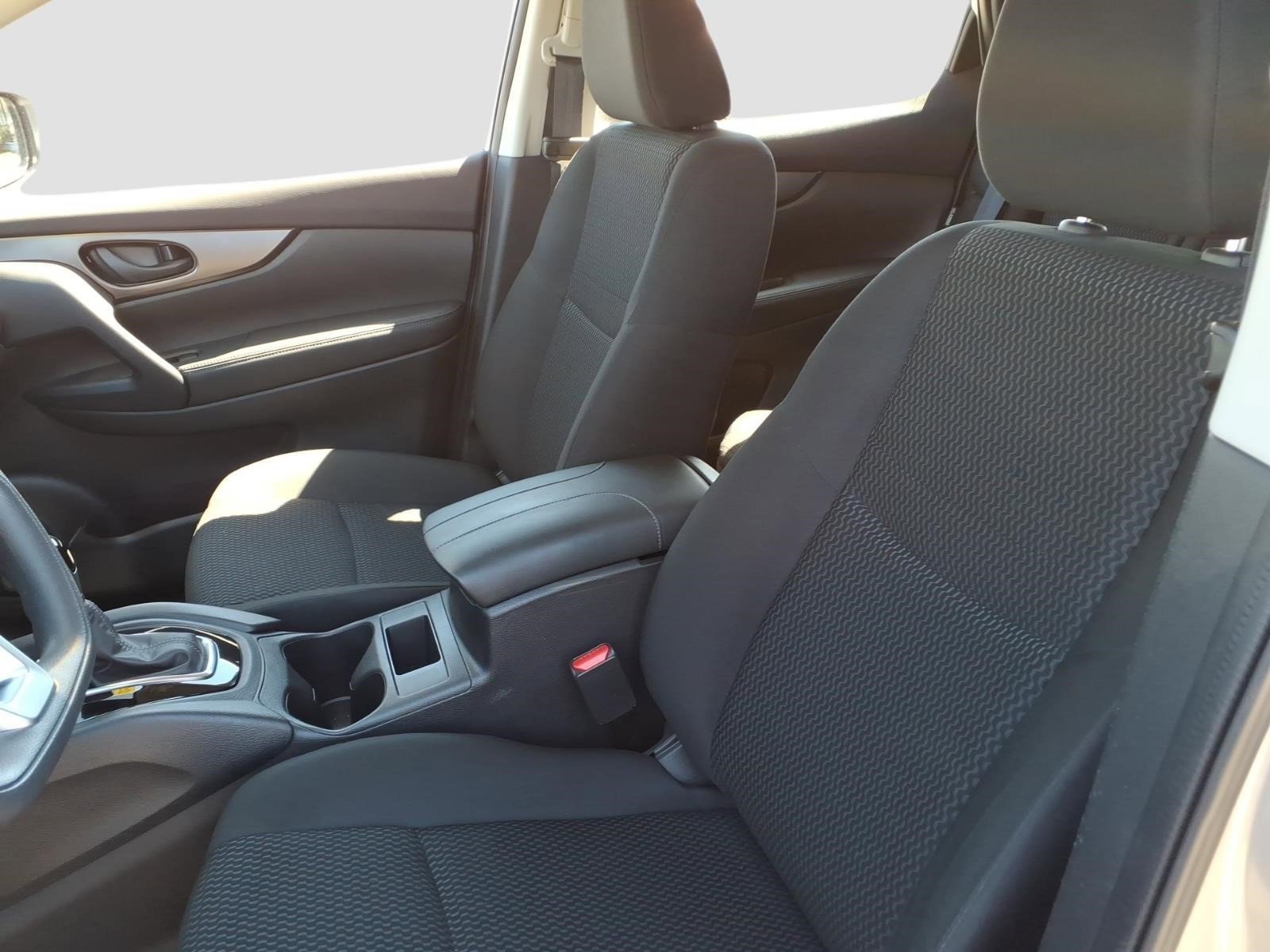 Used 2022 Nissan Rogue Sport S image 11