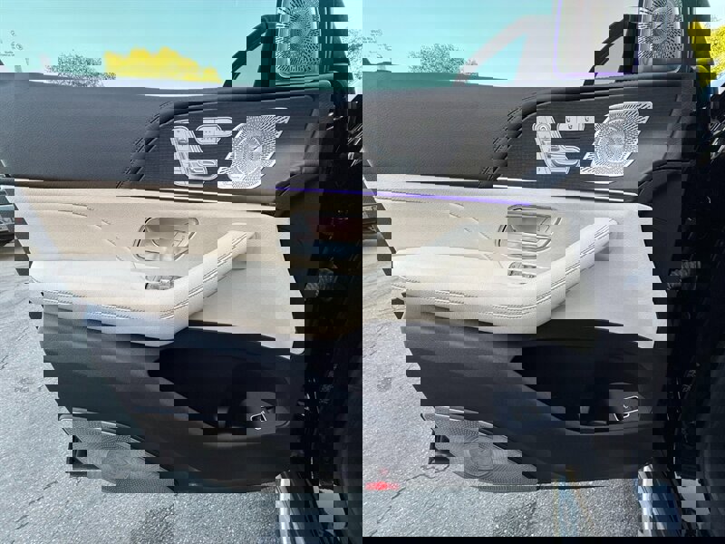 Used 2021 Mercedes-Benz GLS 580 4MATIC image 17