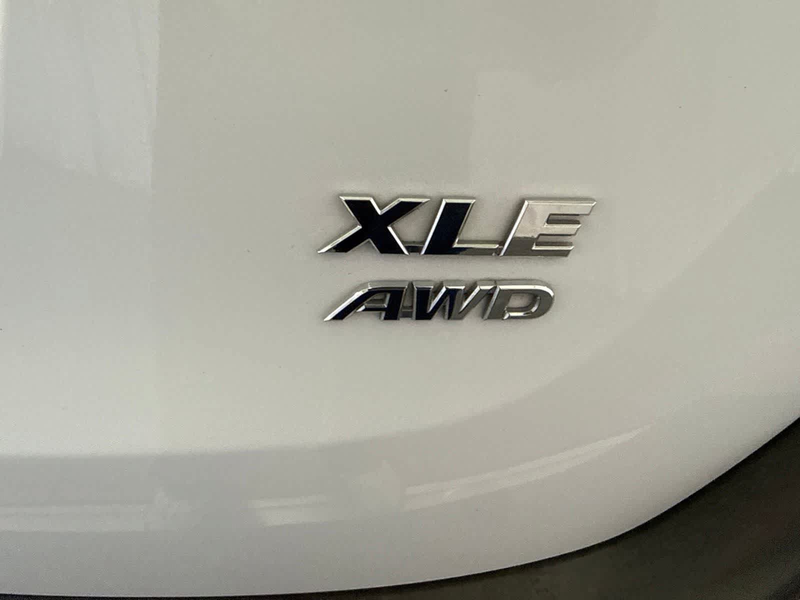 Used 2013 Toyota RAV4 XLE AWD/4WD image 15