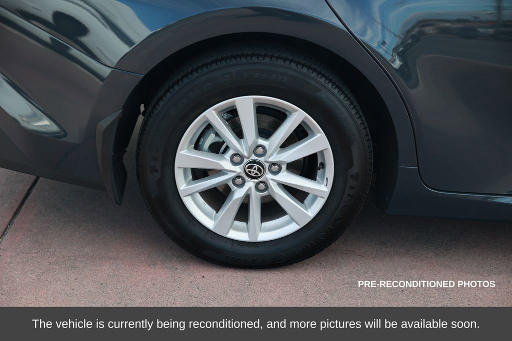 Used 2025 Toyota Camry LE w/ Convenience Package image 9