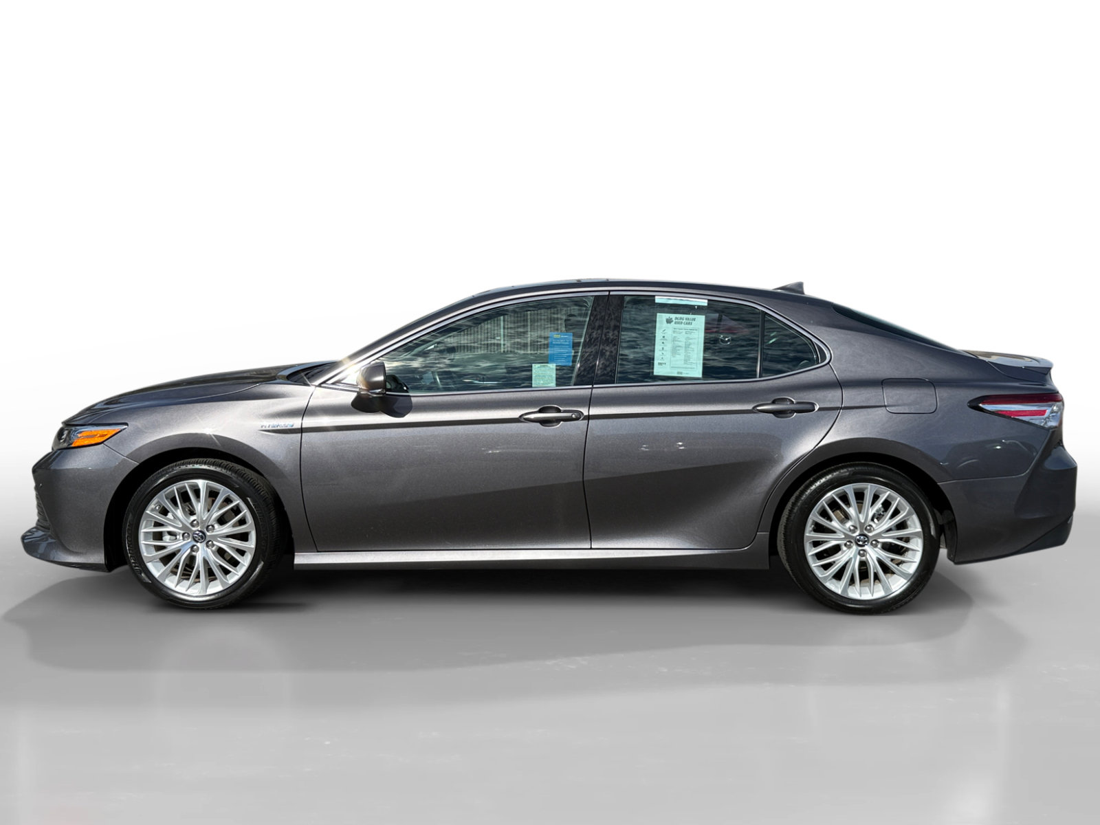 Used 2019 Toyota Camry XLE w/ Driver Assist Package FWD image 2