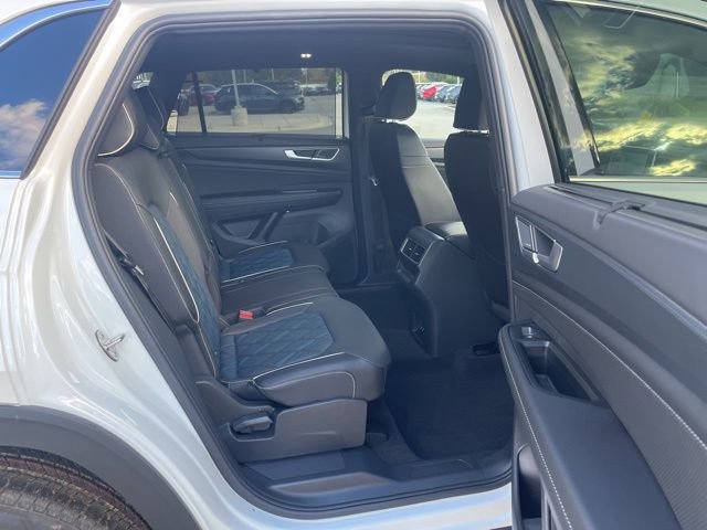 New 2026 Volkswagen Atlas Cross Sport SEL Premium R-Line image 32