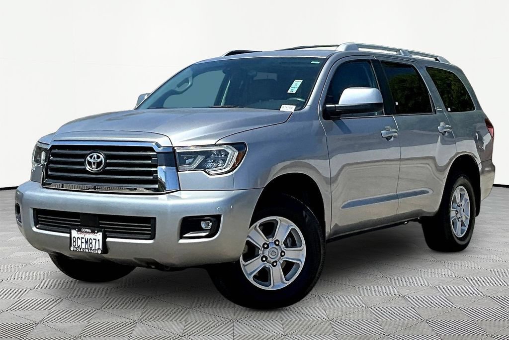 Used 2018 Toyota Sequoia SR5 RWD image 3