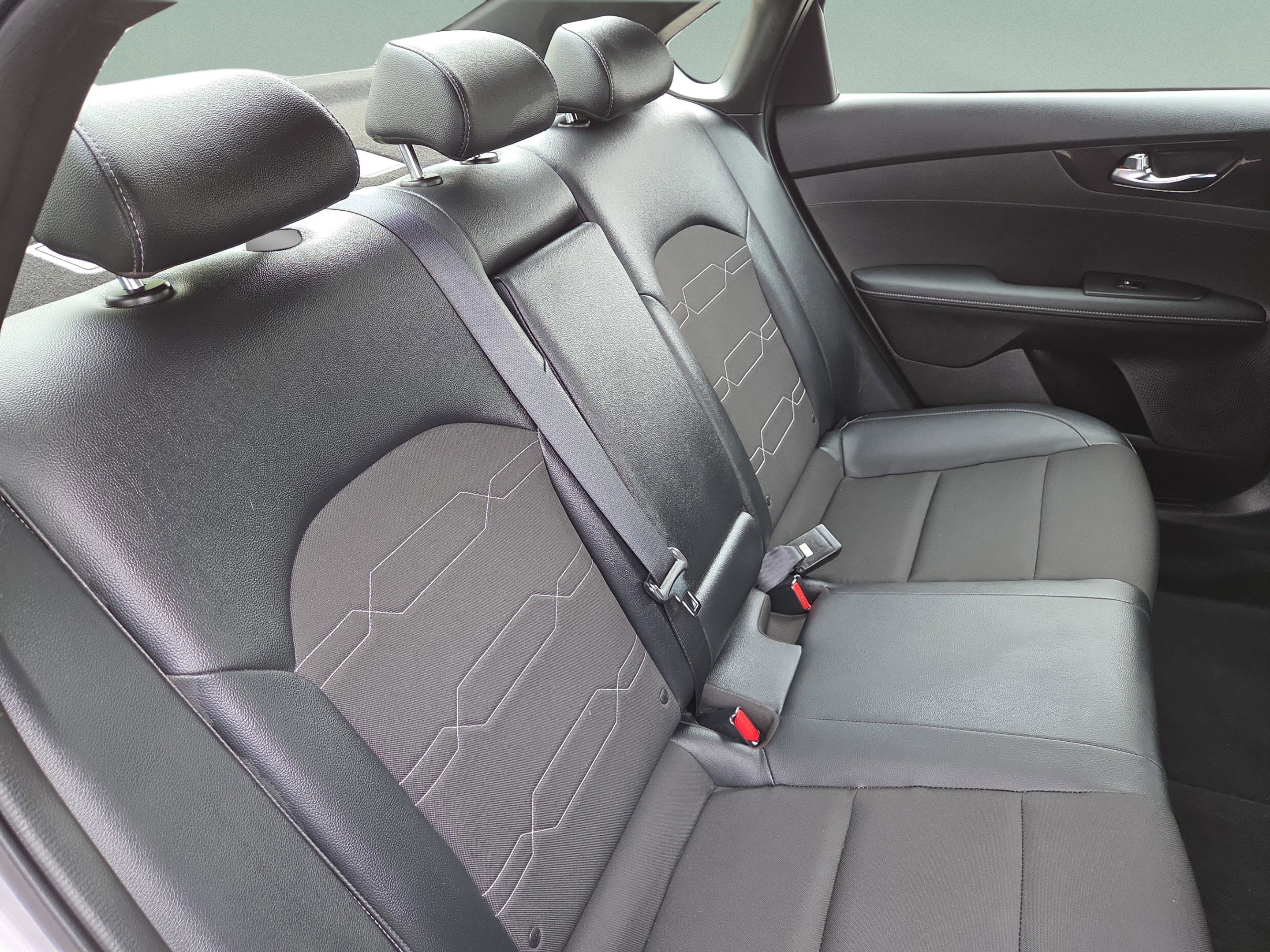 Used 2024 Kia Forte GT-Line image 32