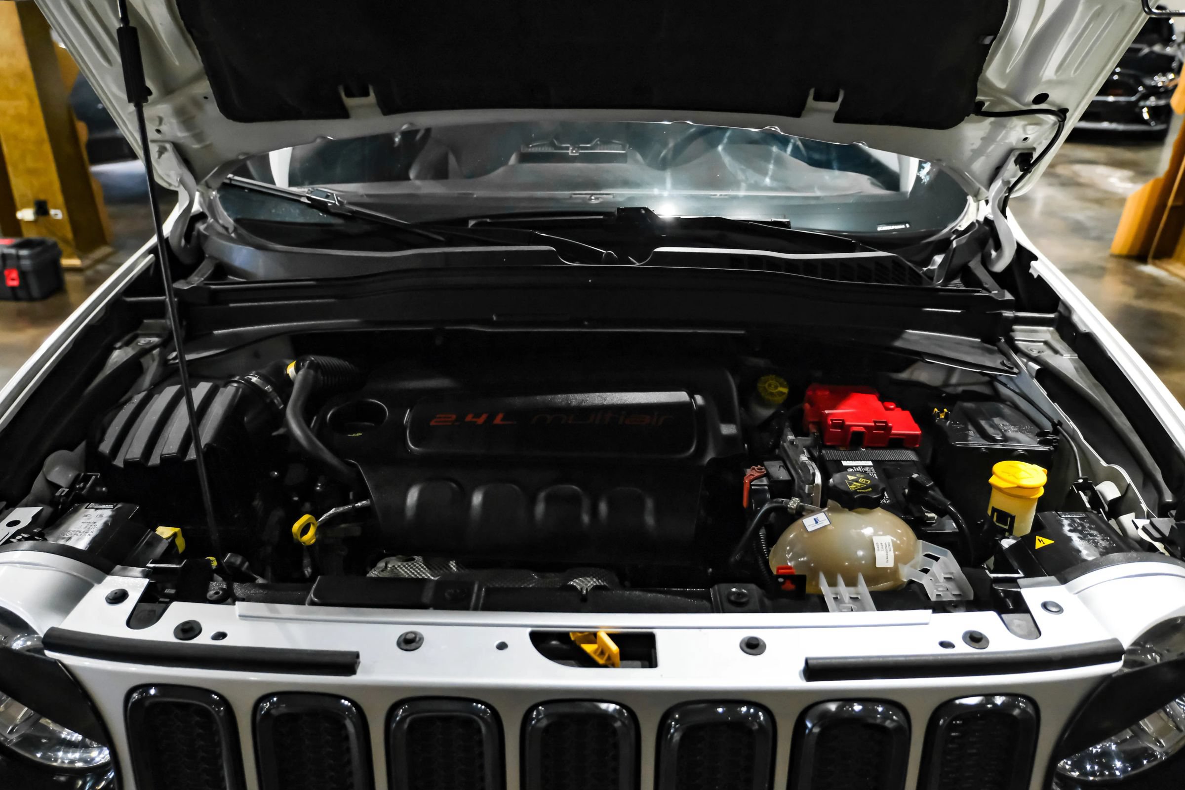 Used 2018 Jeep Renegade Limited w/ Advanced Technology Group AWD/4WD image 46