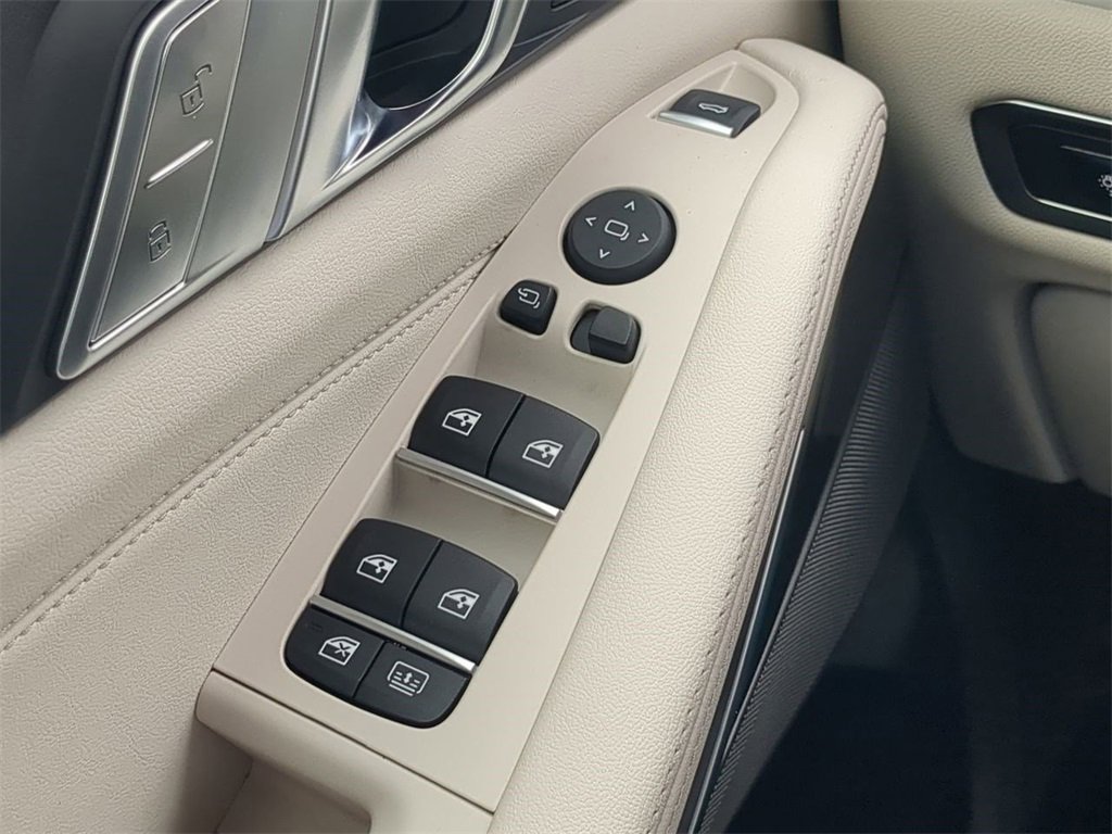 New 2026 BMW X7 M60i image 25