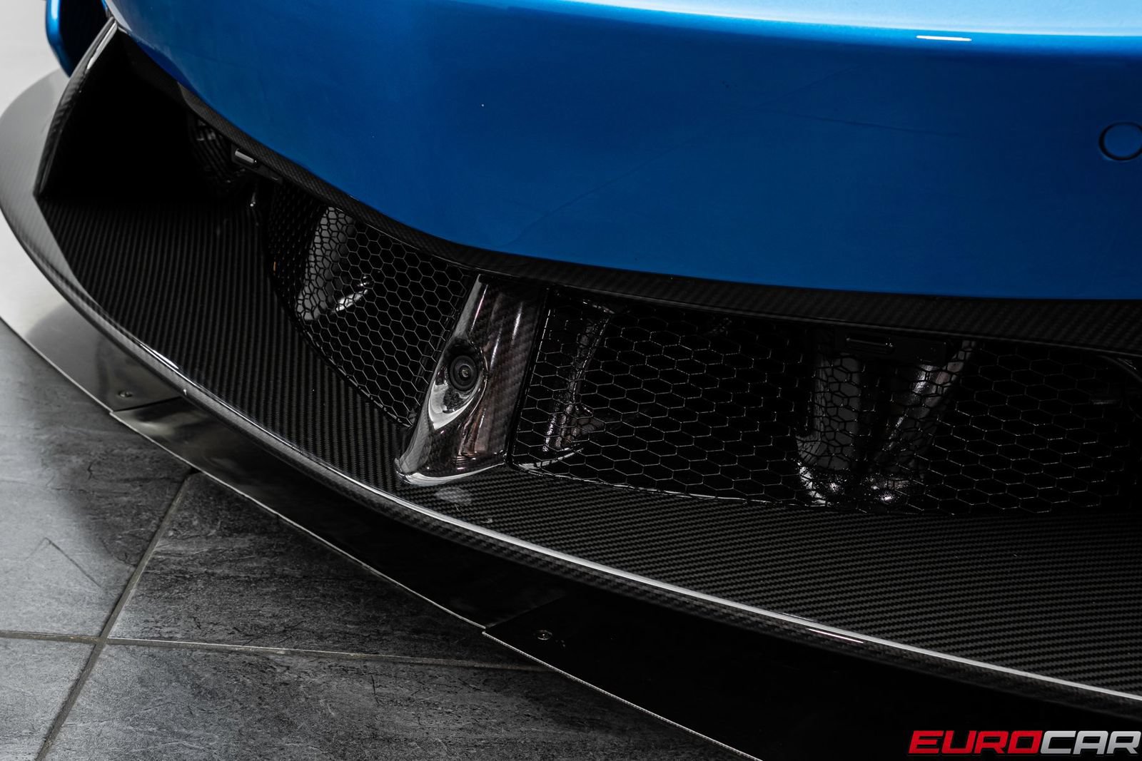 Used 2020 McLaren 620R RWD image 15