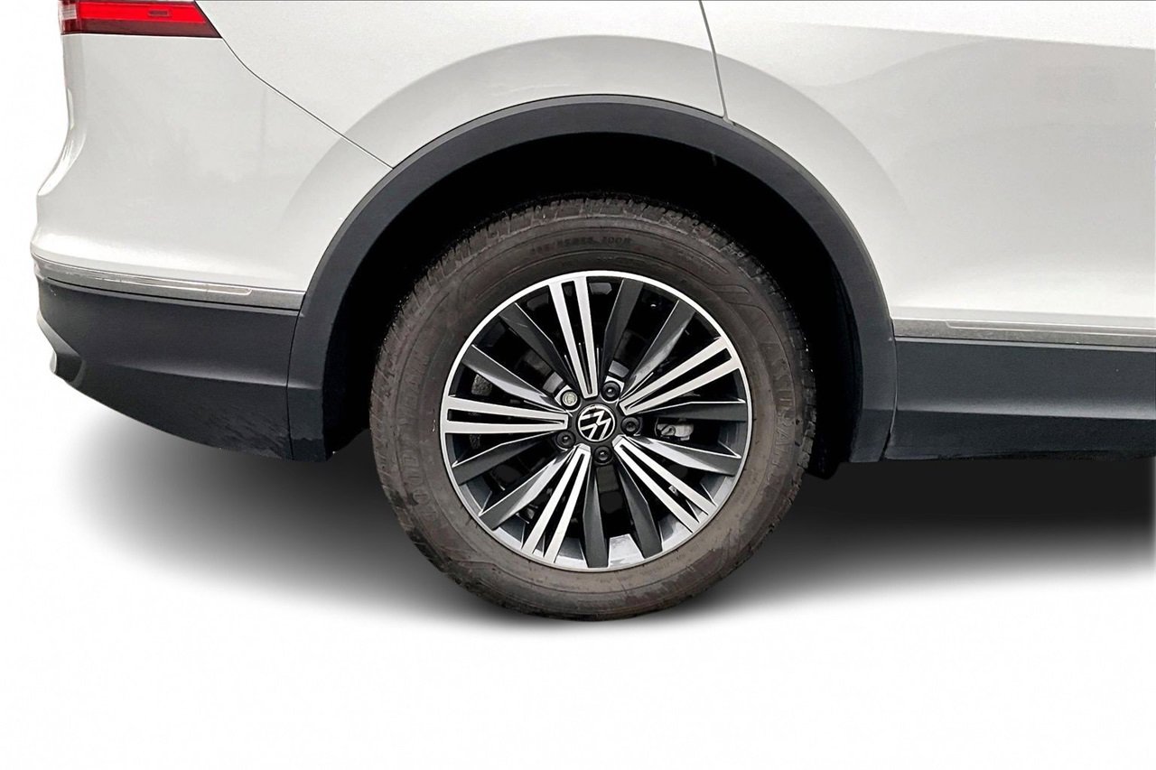 Used 2024 Volkswagen Tiguan SE image 34