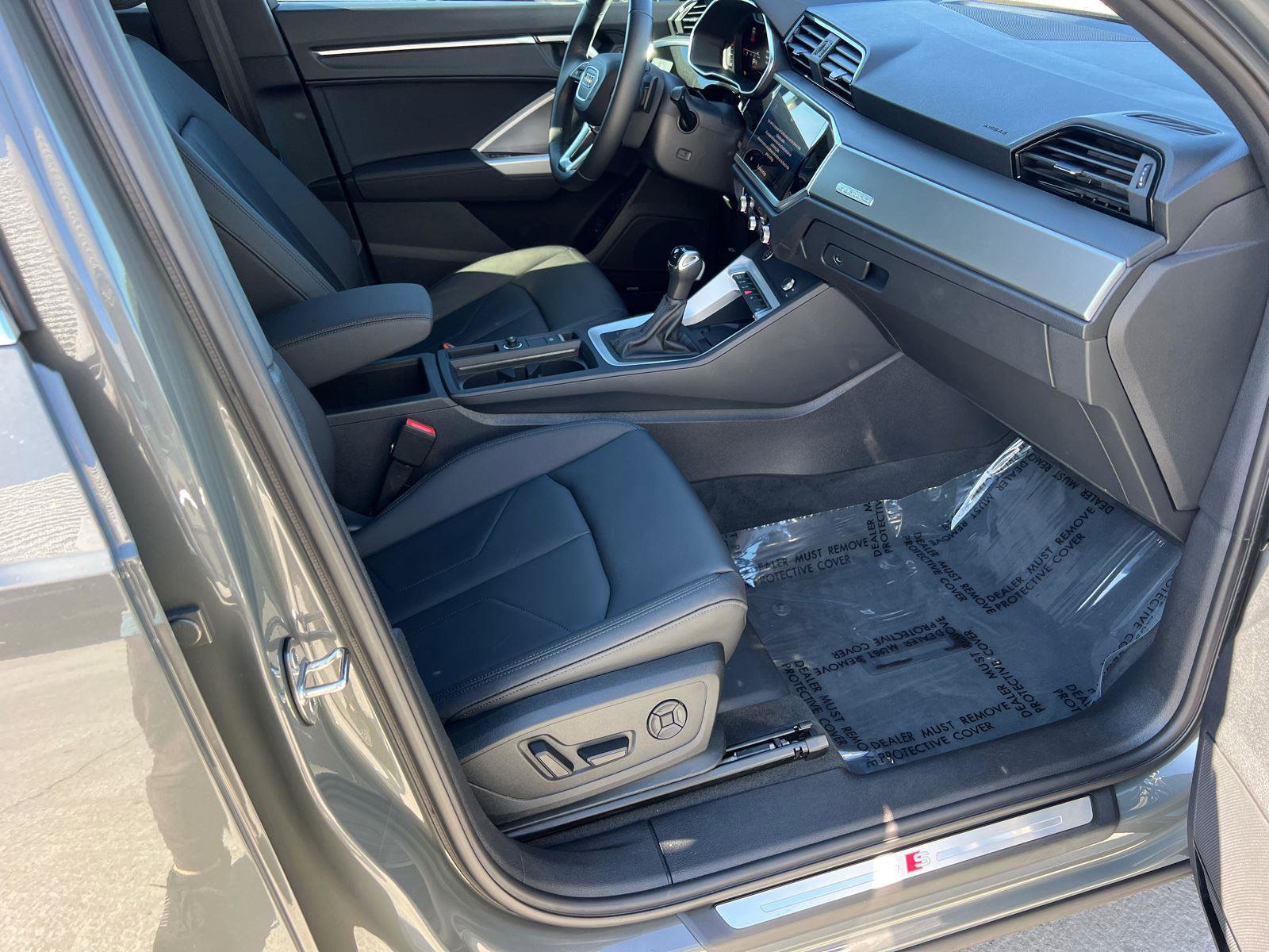 Used 2024 Audi Q3 2.0T Premium Plus w/ Premium Plus Package image 13