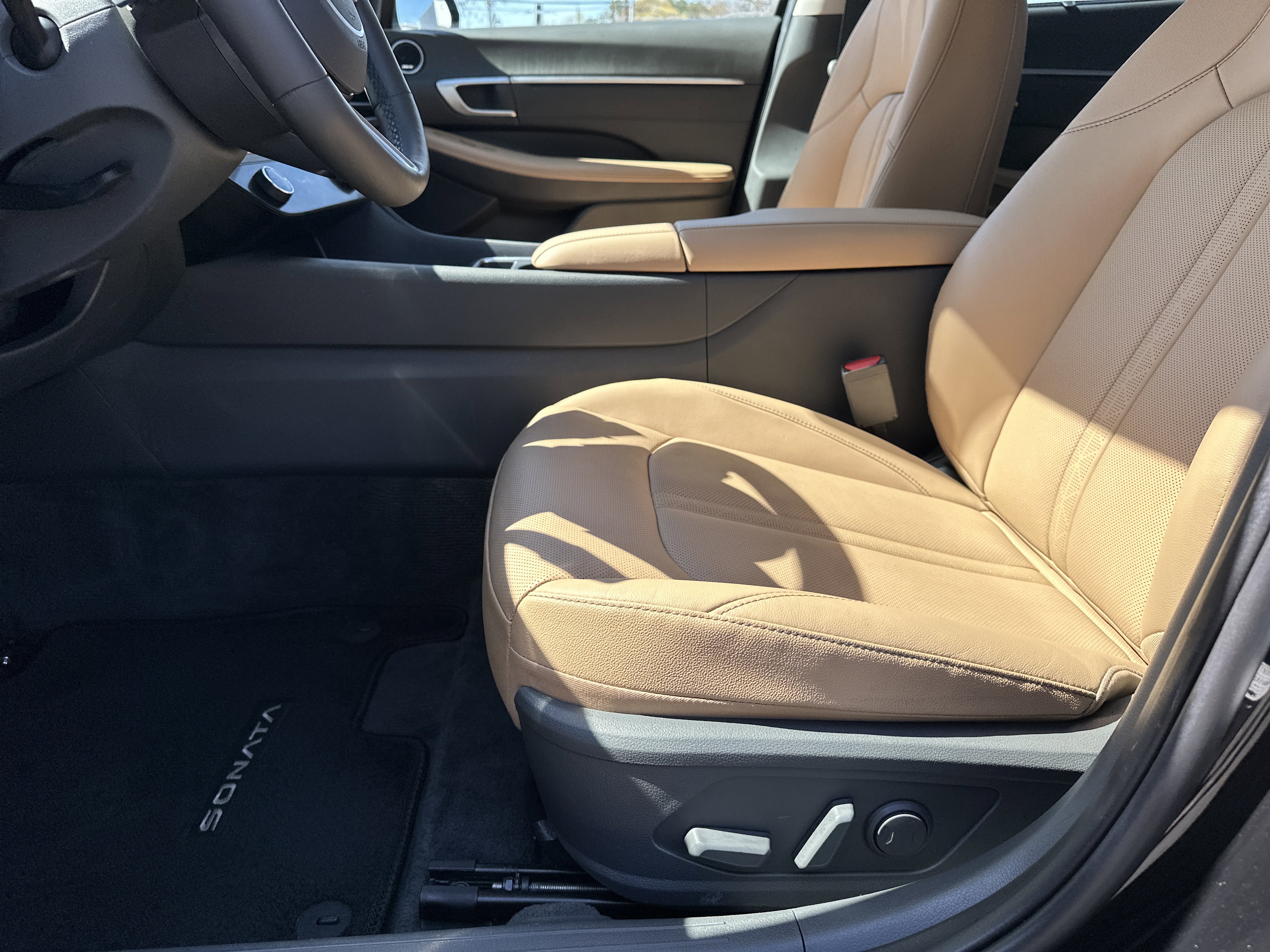 Used 2024 Hyundai Sonata Limited image 11