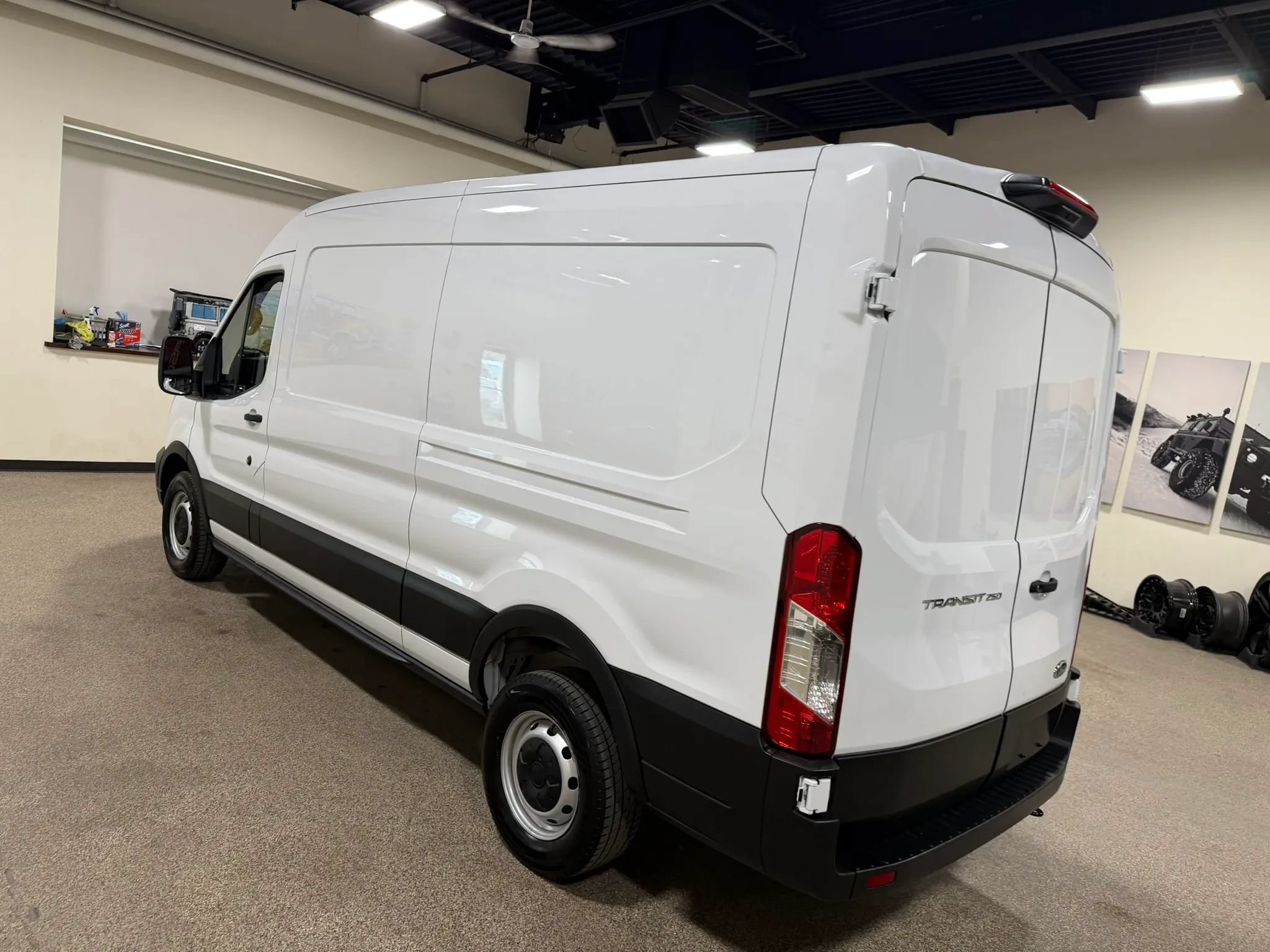 Used 2025 Ford Transit 250 148 Medium Roof RWD image 17