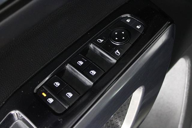 Certified 2023 Nissan Pathfinder SL w/ Black Appearance Package FWD image 24
