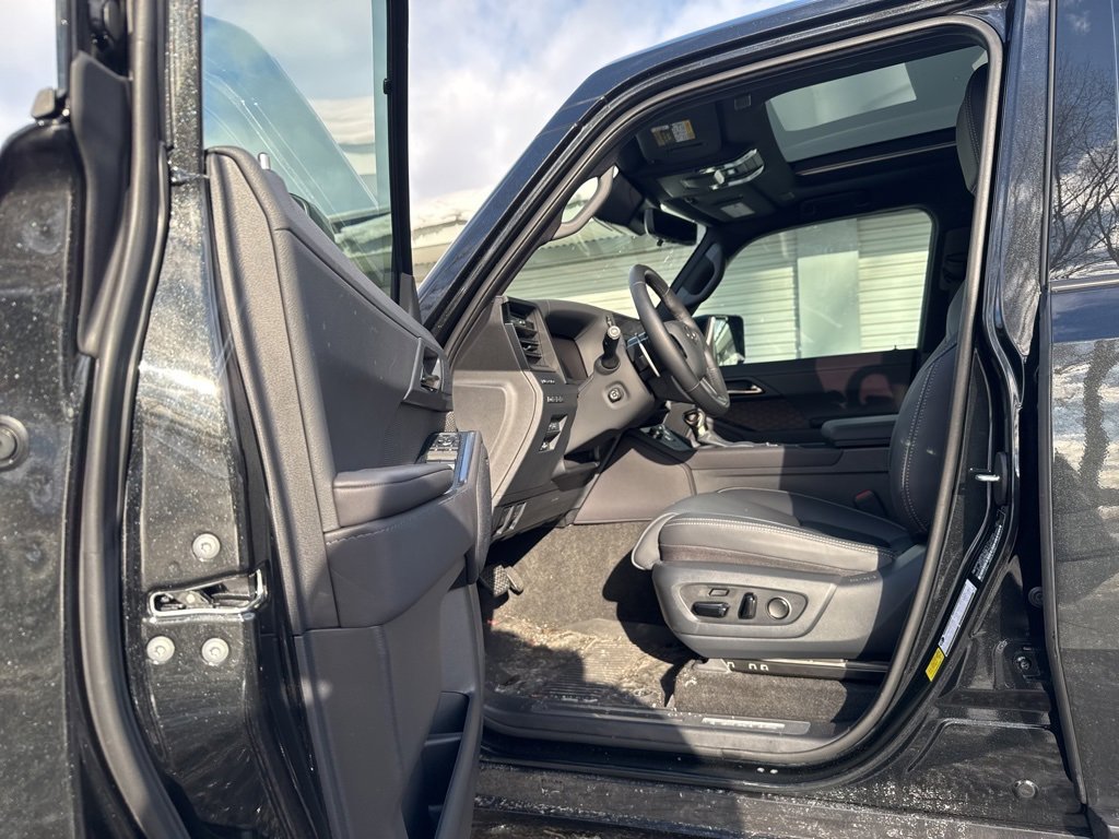 Used 2025 Lexus GX 550 image 6