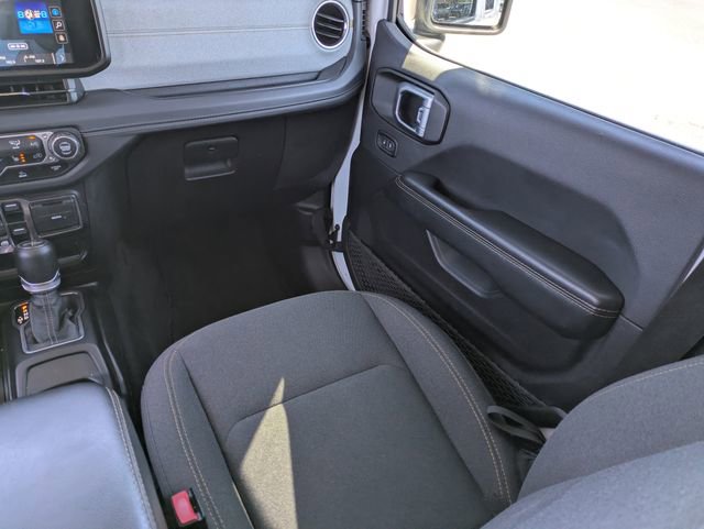 Used 2024 Jeep Wrangler Sahara image 15