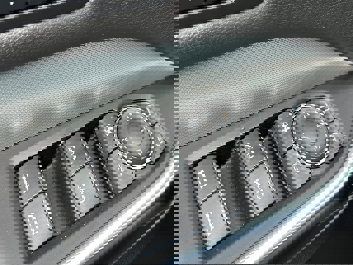 Used 2020 Cadillac XT4 Premium Luxury image 29