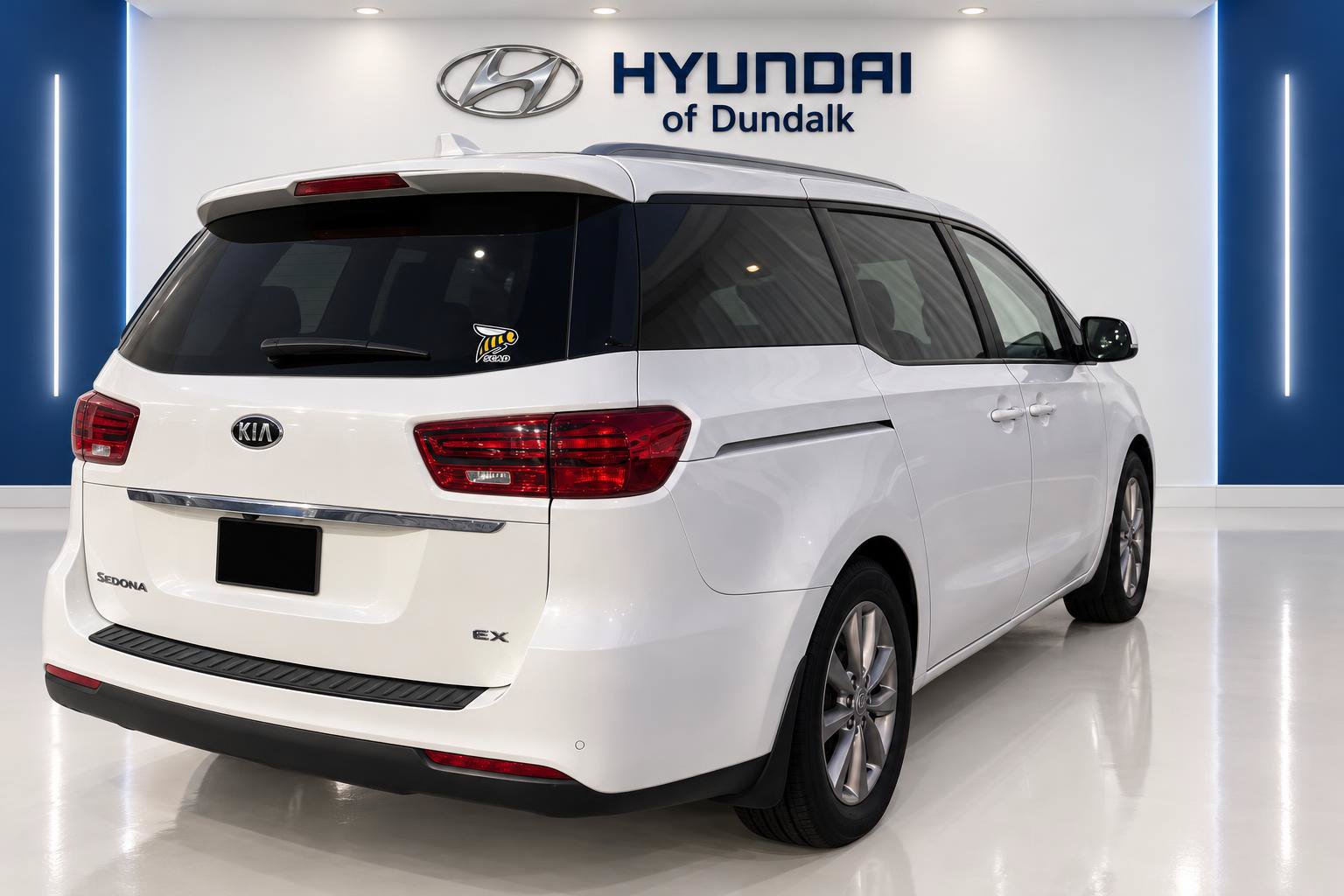 Used 2019 Kia Sedona EX FWD image 4