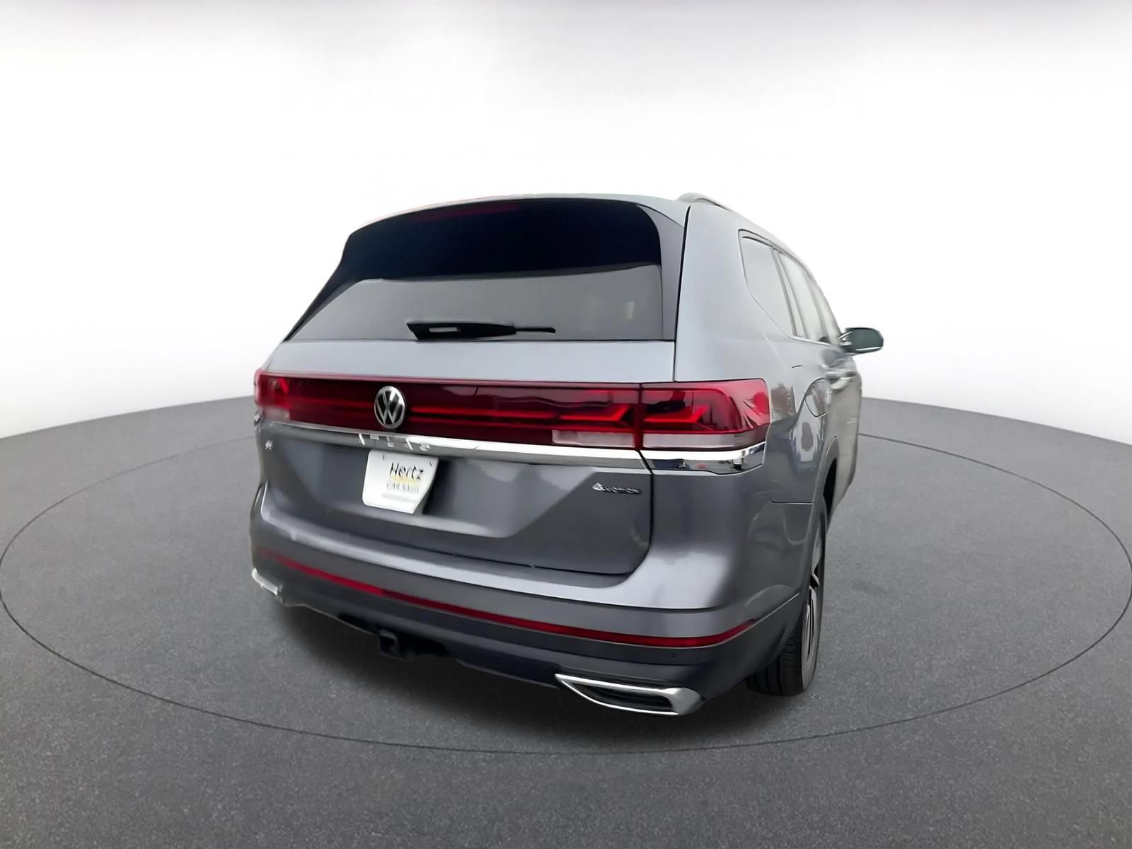 Used 2025 Volkswagen Atlas SE image 14