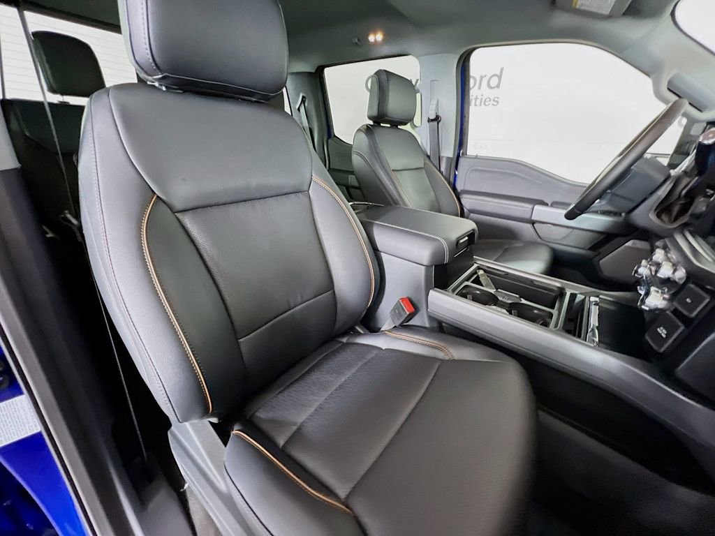 New 2026 Ford F250 Lariat w/ Black Appearance Package image 17