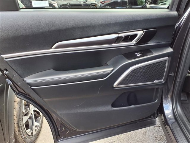 Used 2025 Kia Telluride S image 8