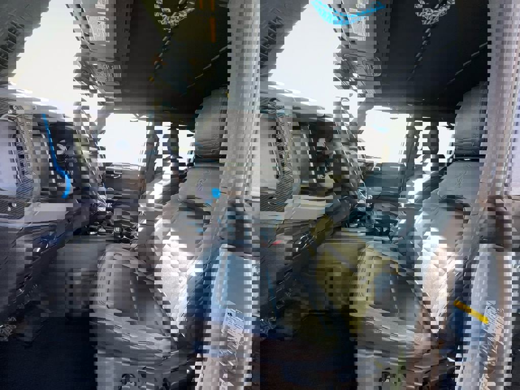 Used 2022 Ford Bronco Black Diamond image 9