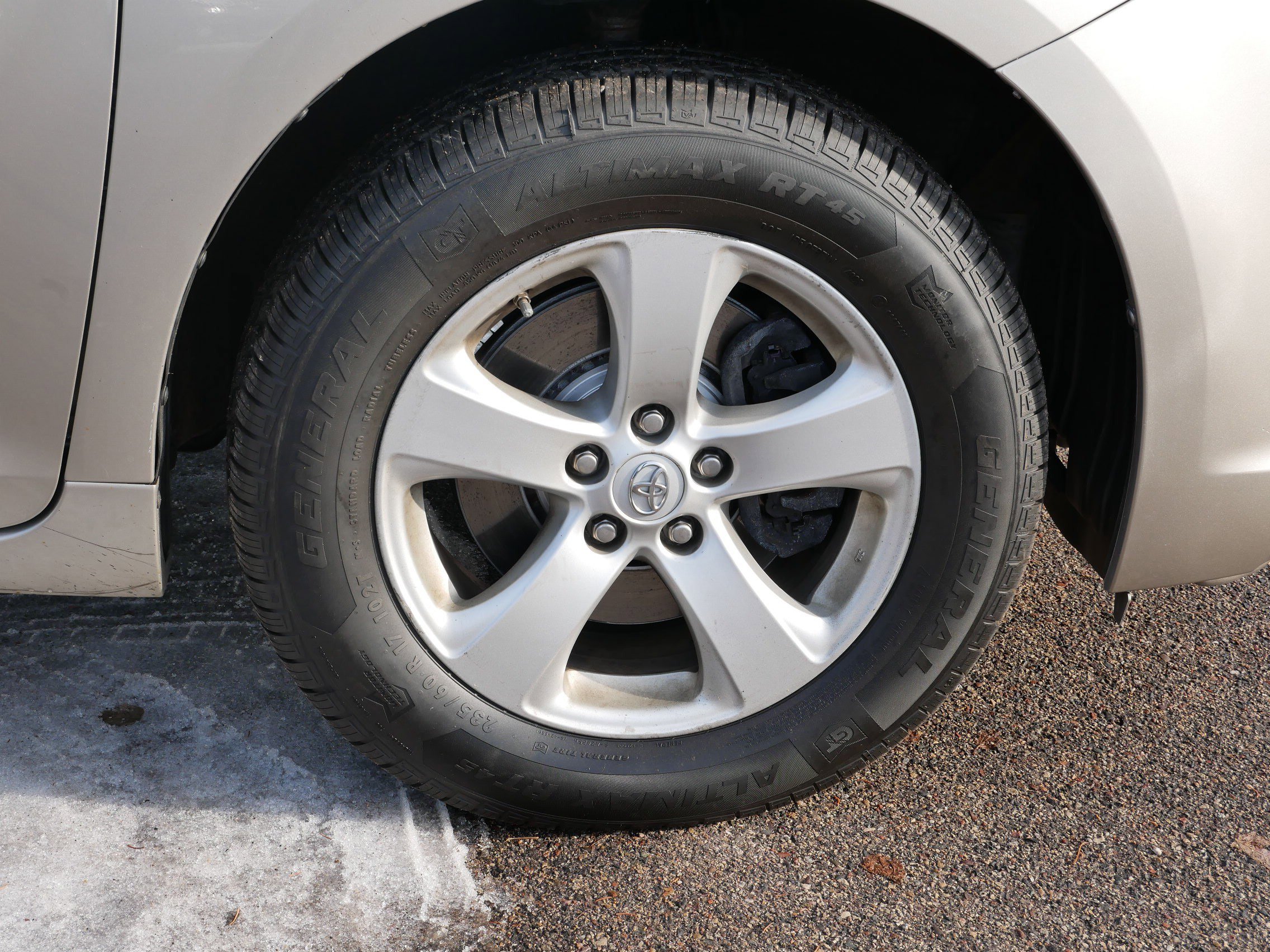 Used 2015 Toyota Sienna L image 16