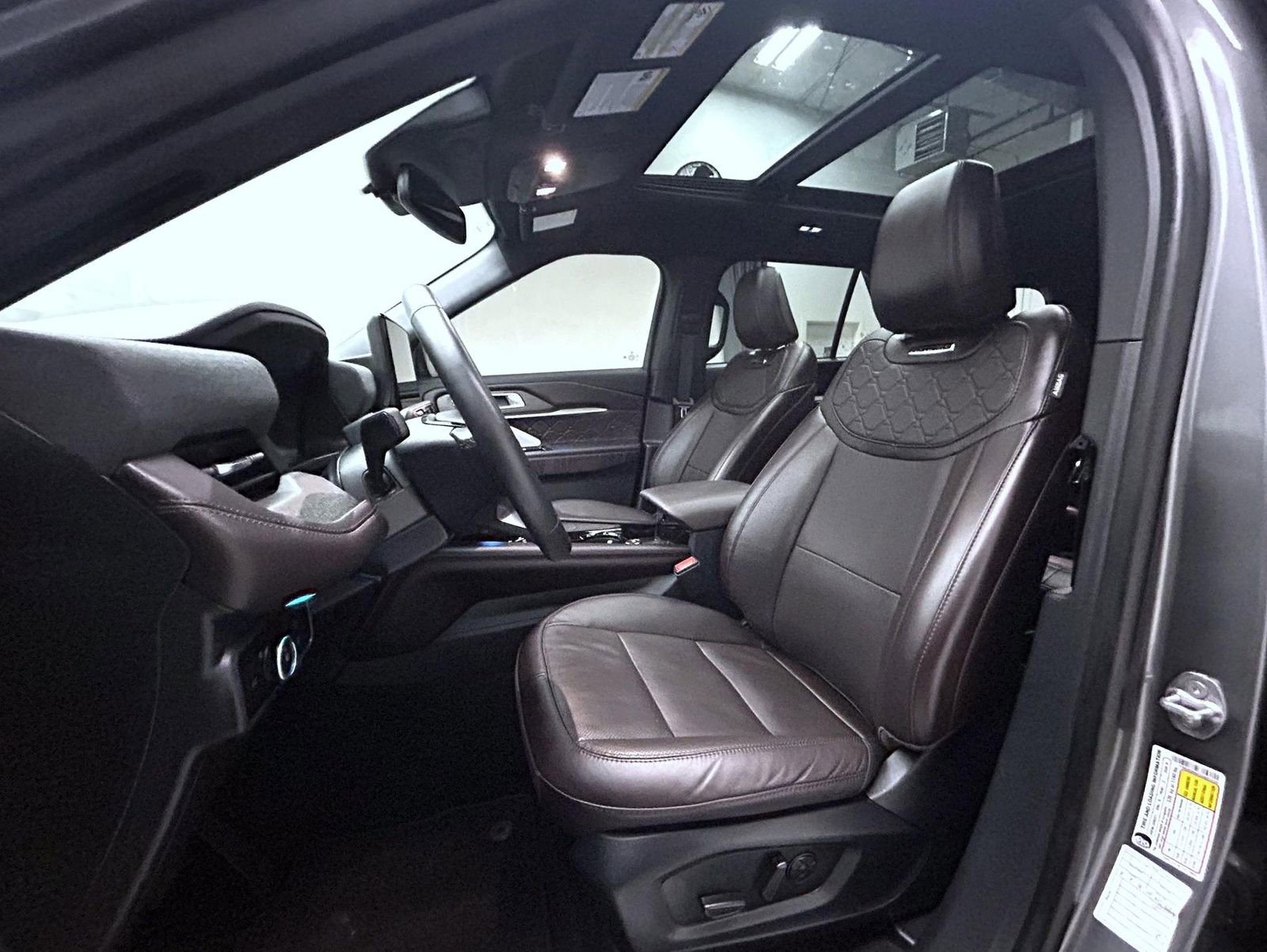 Used 2025 Ford Explorer Platinum w/ LUX Leather Package image 10